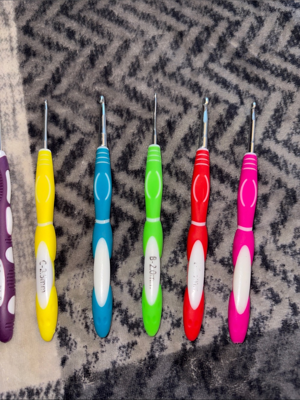Assorted Color Crochet Hooks Set - Multi-Color - Picture 3 of 3
